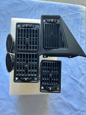 BMW E28 1984-1988 528, 535I, 535IS configuração de duto CA/aquecedor fabricante de equipamento original - Imagem 1 de 4