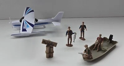 Fishing Motor Boat and Accessories by New Ray - 1/20 Scale With Cessna New-Ray. - Image 1 of 4