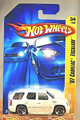 Tarjeta Hot Wheels International 34/38 07 2006 Cadillac Escalade blanca con Chrm5DotSp Foto 1 de 4