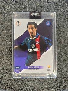 2023-24 Topps Total Football UEFA UCL Ronaldinho Collector 14/25 - Foto 1 di 2