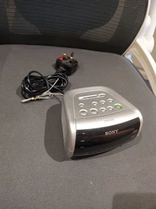 Sony Alarm Clock Radio ICF-C115L Dream Machine - Silver - Picture 1 of 10