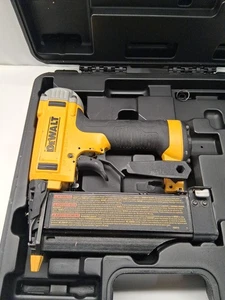 Dewalt DWFP2350 23 Gauge Druckluft Stiftnagler ⭐️FOR PARTS⭐️ - Bild 1 von 4