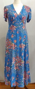 M&S X Ghost blau Blumen V-Ausschnitt Midi Tee Kleid, Größe 10, Marks & Spencer, neu mit Etikett - Bild 1 von 12