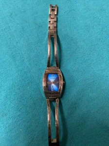 Orologio donna fossil analogico tono argento con quadrante blu rettangolare ES 9609 - Foto 1 di 11