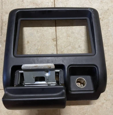 2001 ISUZU RODEO radio bezel with ash tray --S13 - Imagem 1 de 4