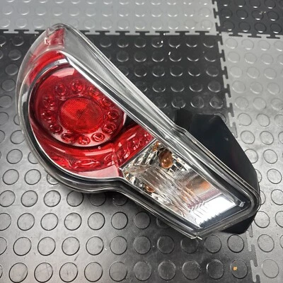 Luz trasera exterior izquierda SUBARU BRZ 2013-2016, SCION FR-S PARTE LED # 220-60084 Foto 1 de 4