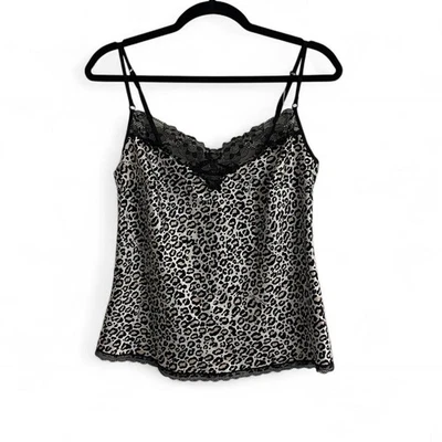 Camisola Victoria’s Secret estampado leopardo satinado y encaje Foto 1 de 3