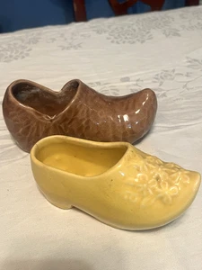 Zoccoli olandesi vintage scarpe fioriere McCoy? Ceramica artistica giallo marrone simile al legno 6,5" - Foto 1 di 8