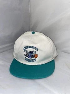 Vintage U.I.I. Gorra Charlotte Hornets (ajustable Snap Back) con etiquetas - Imagen 1 de 3