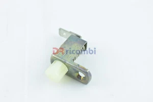 INTERRUTTORE SPIA FRENO A MANO ALFA ROMEO FIAT LANCIA - ALFA ROMEO 60807653 - Imagen 1 de 4