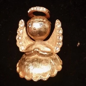 VINTAGE ANGEL RHINESTONE CHRISTMAS SIGNED PIN FREE SHIPPING - Picture 1 of 3