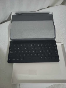 ipad pro smart keyboard 10.(TTyB) - Picture 1 of 2