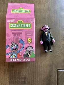 SUPER 7 SESAMSTRASSE The Count Wave 2 BLINDBOX FIGUR In Hand - Bild 1 von 4