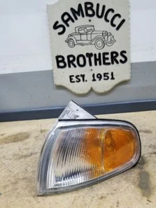 95-96 TOYOTA CAMRY DRIVER SIDE CORNER LIGHT - Picture 1 of 4