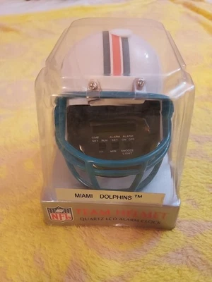 Relógio despertador Miami Dolphins Team Helmet quartzo LCD. Bulova. NFL. Novo na caixa novo na caixa - Imagem 1 de 4