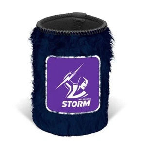 127145 MELBOURNE STORM NRL TEAM LOGO FLUFFY FURRY CAN COOLER DRINK STUBBY HOLDER - Foto 1 di 1