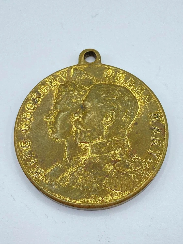 Antique 1911 King George V & Queen Mary Cocoa Coronation Commemorative Medal UK - Image 1 of 4