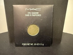 MAC Lidschatten MO' MONEY MO' PROBLEMS Hunter Green Pro Palette Pan Refill - Bild 1 von 3