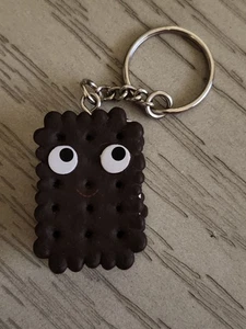 Yummy World Schlüsselanhänger - Sandy Ice Cream Sandwich von Kidrobot - Bild 1 von 2