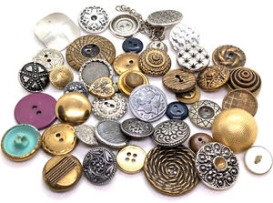 Konvolut Vintage Knöpfe viele Größen, Farben & Designs zum Nähen Schmuck Basteln - Bild 1 von 22