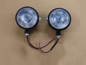 Juego de faros para tractor (RH & LH) negros para Massey Ferguson - Imagen 1 de 4