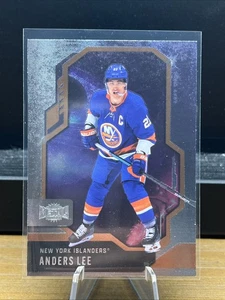 #87 ANDERS LEE 2024-25 UD SkyBox Metal Universe NEW YORK ISLANDERS - Picture 1 of 3