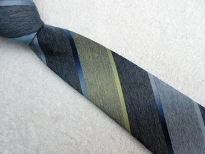 CORBATA VINTAGE AZUL AMARILLO RAYAS 3,5 PULGADAS poliéster C&A - Imagen 1 de 5