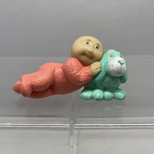 Linda figura vintage 1984 Cabbage Patch niños bebé prematuro con perro azul vagabundos - Imagen 1 de 12