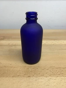 "Botella de vidrio esmerilado azul cobalto vintage de 4,5""" - Imagen 1 de 5