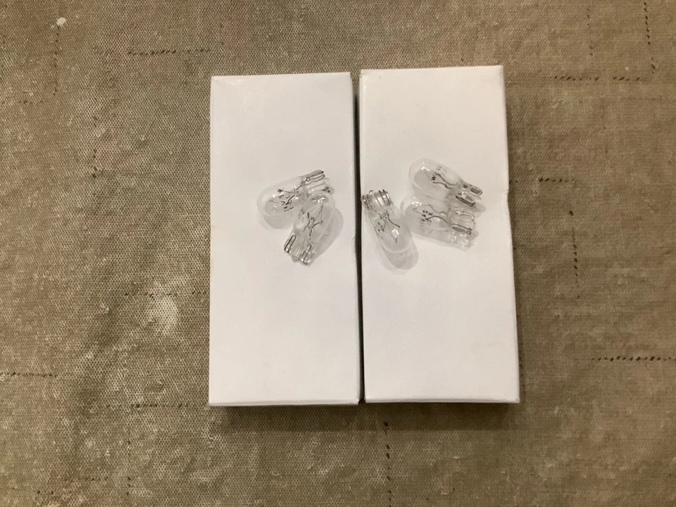 XN WB T3-24V/5W/CL IMPORT WEDGE BASE XENON MINIATURE LAMP  - Image 1 of 1