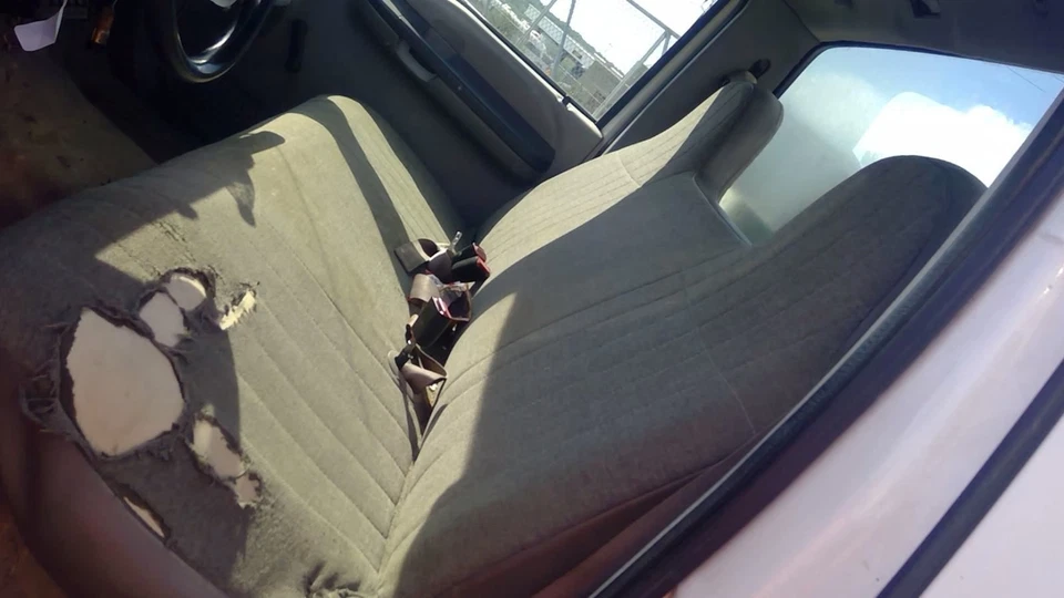 Front Seat Bench 1 Piece Cloth Regular Cab Fits 99-07 FORD F250SD PICKUP 5089789 - Imagem 1 de 1