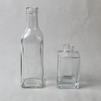Lot of 2 Empty Glass Bottles - Square Yankee Candle Diffusers 4.25" & 8" Foto 1 de 4