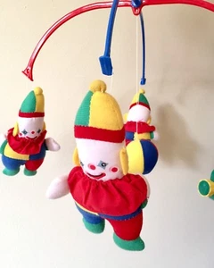 Espeluznante Payaso Bebé Móvil de Colección Peluche Decoración de Guardería Arranque Música Circo Giratorio - Imagen 1 de 12