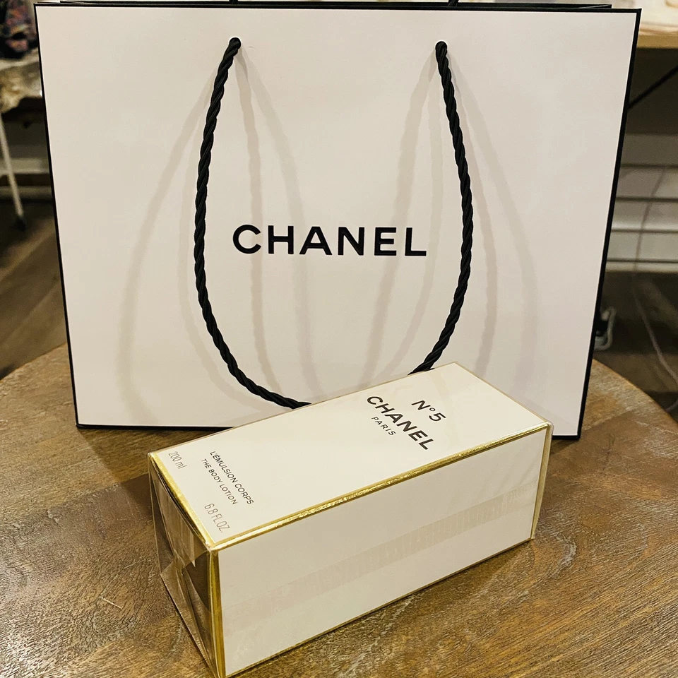 CHANEL No5 Body Lotion (6.8oz)