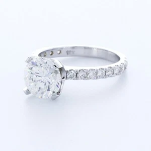 ANILLO ACENTO DE UNA FILA ORO BLANCO DE 18K CORTE REDONDO D/VS1 DIAMANTE CREADO EN LABORATORIO 3,2 QUILATES - Imagen 1 de 3