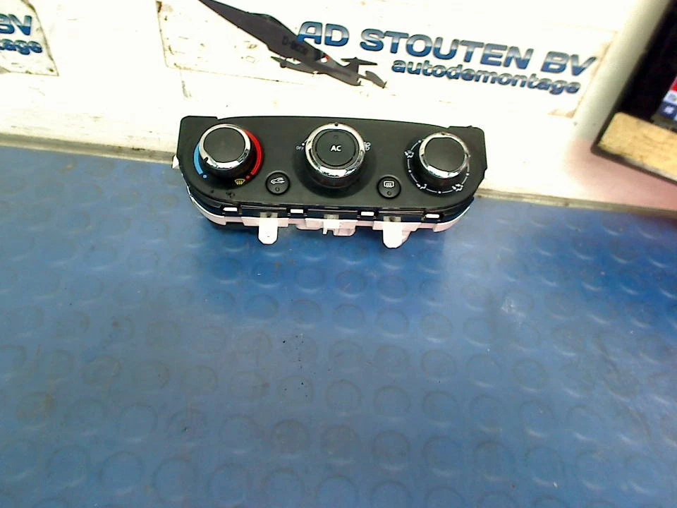 MANEJO AIRE ACONDICIONADO PANEL CONTROL AC RENAULT CAPTUR (2R) 2014 5R5841100 Foto 1 de 4