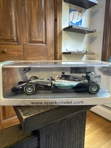 New Spark Minimax 1/43 Mercedes F1 W06 Hybrid US GP 2015 World Champions - Picture 1 of 22
