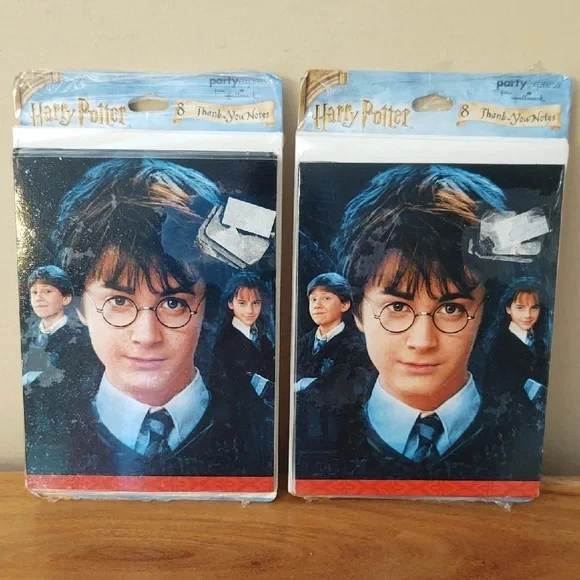 16 notas de agradecimiento de Harry Potter con sello en blanco en el interior Foto 1 de 1