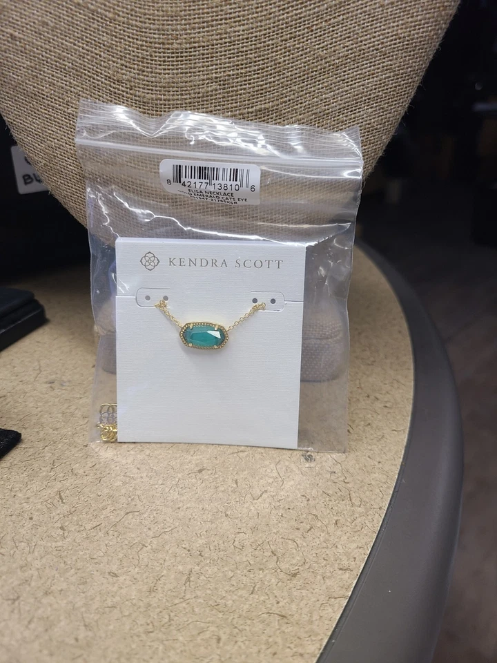 Pingente Kendra Scott Elisa colar de ouro em pedra verde olho de gato - Imagem 1 de 2