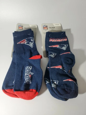 2 PAIR New England Patriots NFL  Socks Child Size 8-13 NEW Cover