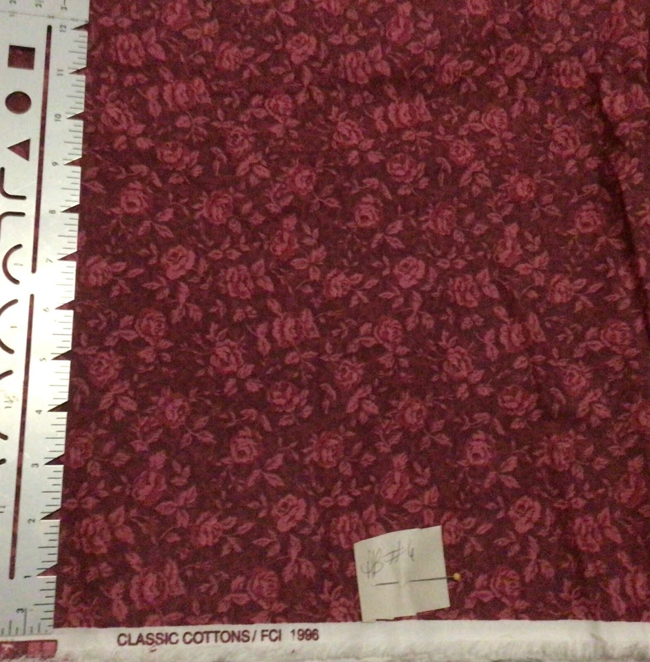 Mezcladora clásica de algodón de rosas tonales malva por yarda Foto 1 de 1