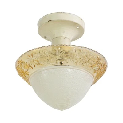 Luz de montaje semi empotrada de vidrio ámbar y crema floral de la década de 1940 Foto 1 de 4