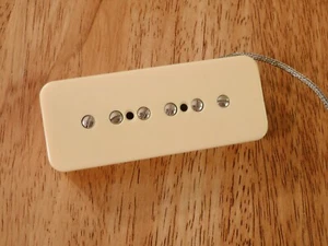 P90 SOAP BAR BRIDGE PICKUP CREAM ALNICO 2 MAGNET VINTAGE TONE NICKEL SILVER BASE - Picture 1 of 2