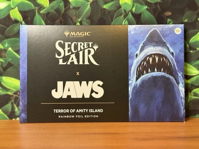 -NUEVO- MTG Secret Lair x Jaws Terror of Amity Island Rainbow Edición FOIL Foto 1 de 2