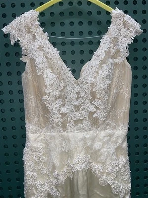 Wedding Lace Dress Embroidered Elegant S- 8 Jewellery Babe Online - image 1 of 4