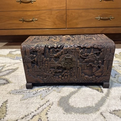 ANTIGUO COFRE DE MADERA TALLADO A MANO YU TING BUENA SUERTE, HONG KONG Foto 1 de 4