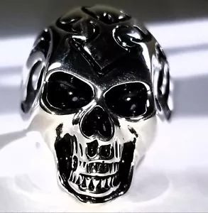 Mens Skull Ring - Silver Tone Size 11 Polished Stainless Steel biker jewelry - Picture 1 of 4