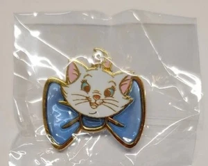HKDL Disney Pin Trading Carnival 2023 Aristocats Marie Bow Blue Stained Glass - Picture 1 of 1