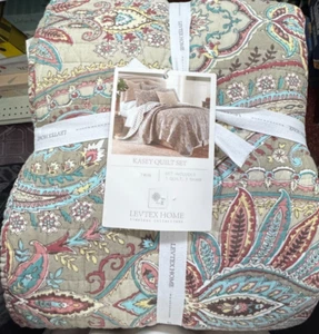 Levtex Kasey Damask Reversible Quilt Set Size Twin New - Picture 1 of 4