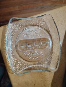 Vintage collectors Holliday Inn Glass Ashtray. - Picture 1 of 1